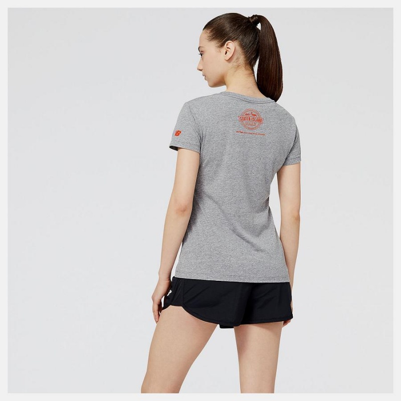 Tops New Balance NYRR Staten Island Half Estampadas T-Shirt Mujer Gris | EC 2227ZG